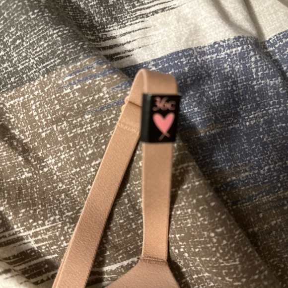 NWT Victoria Secert Bra 36C - Picture 2 of 3